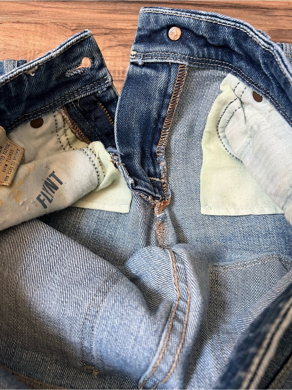 7 For All Mankind Blue Denim Jeans with Contrast Stitching - Picture 12 of 16